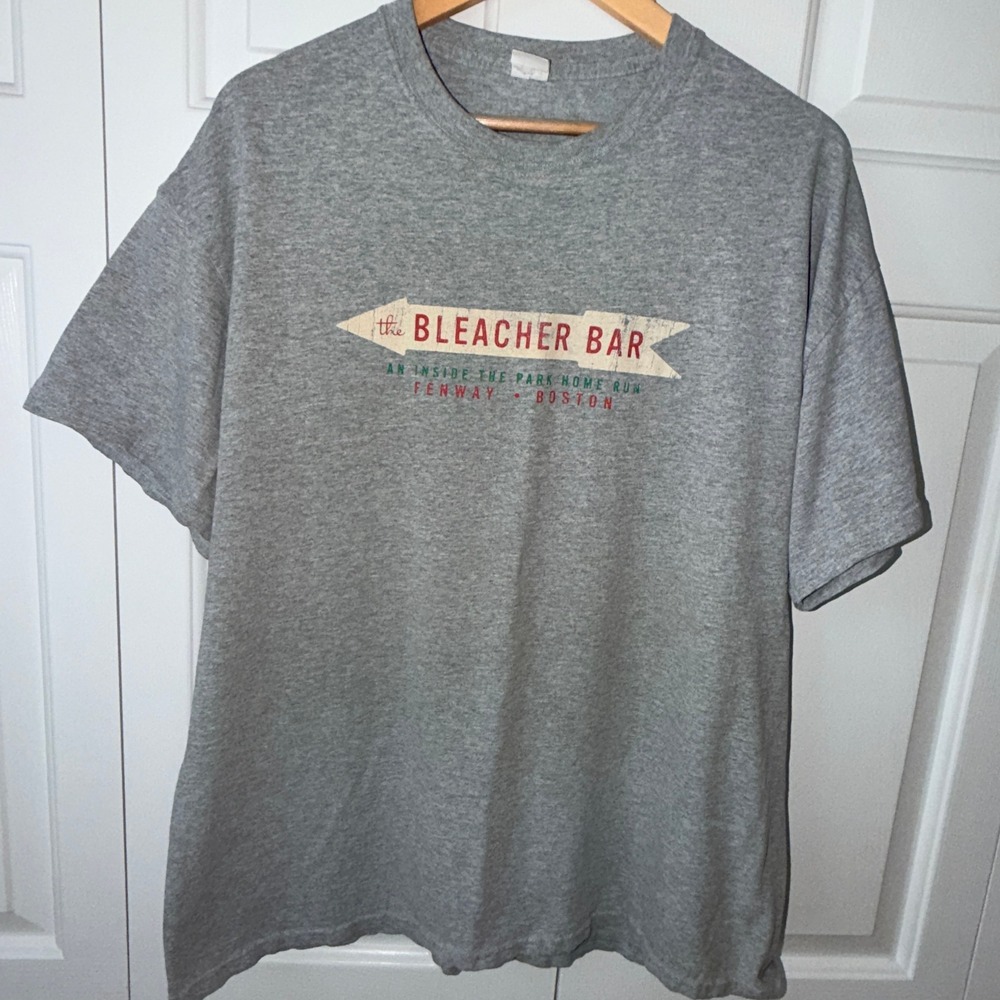 Gildan The Bleacher Bar Fenway Boston T-Shirt Mens XL Gray Graphic Tee Baseball